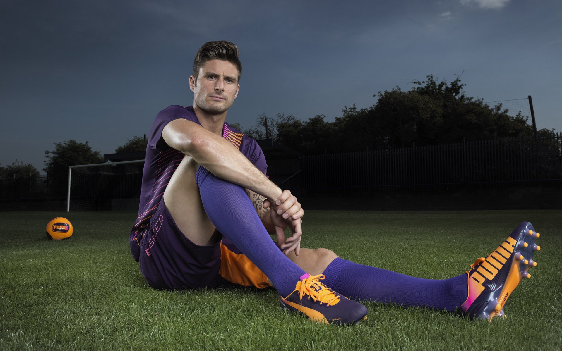 米兰体育官网首页-“球员专访：那些鲜为人知的成长故事”，足球运动员成长档案