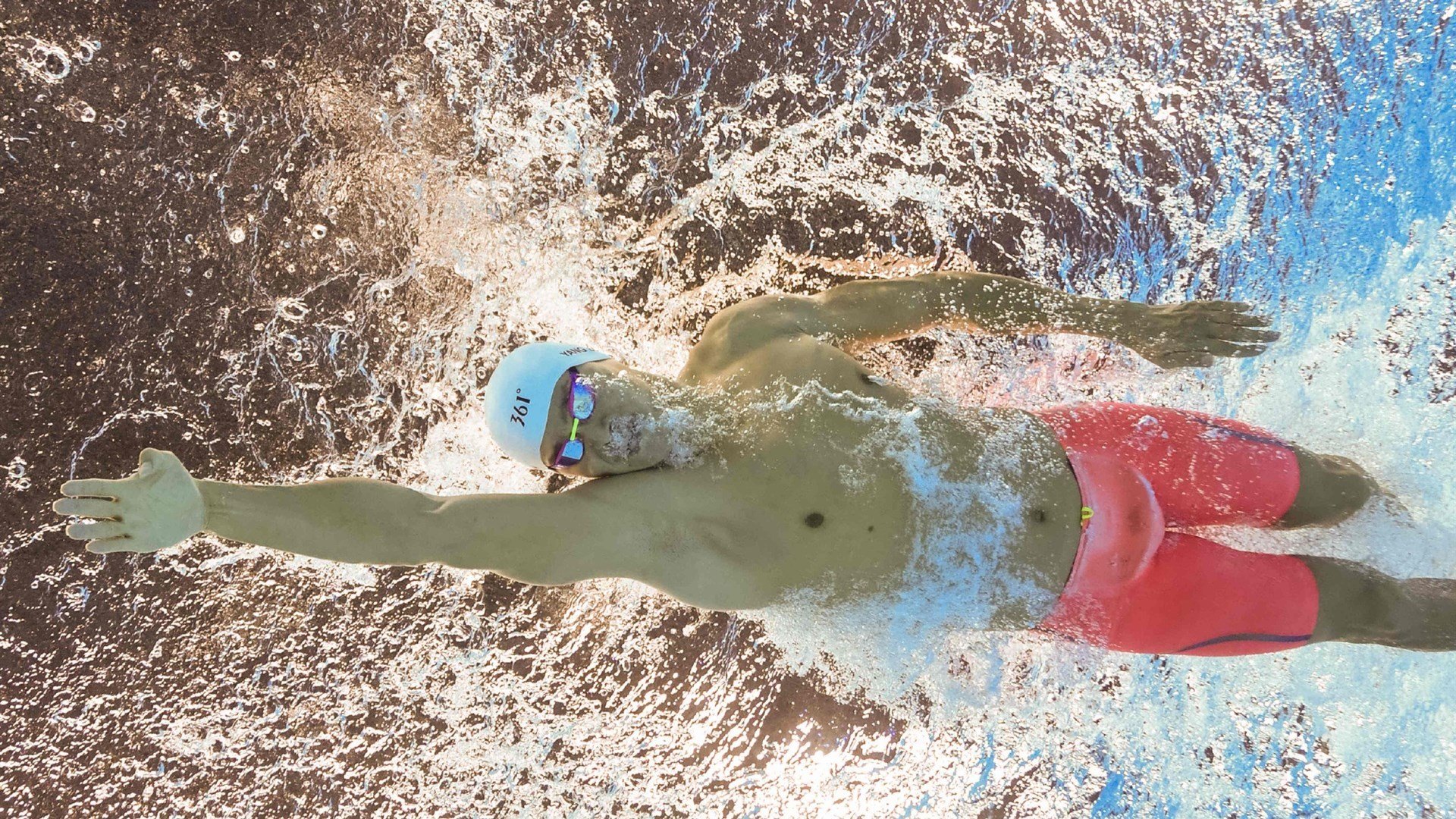 【训练心得】丁俊晖：提升击球精准度的实用技巧，丁俊晖的握杆方法